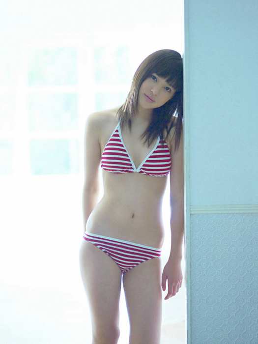 wanibooks gravure collection写真2010.08(1)月号 No.074 含视频Moe Arai 荒井萌